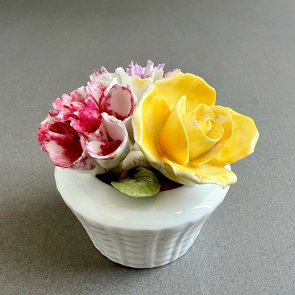 Vintage Sandford Handcrafted Fine Bone China Miniature Rose Floral Bouquet - Picture 2 of 9